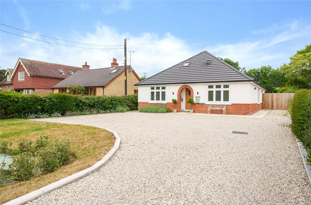4 bed detached house for sale in Lower Street, Braishfield, Romsey