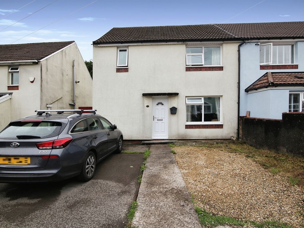 3 bed semidetached house for sale in Bryn Dolwen, Bedwas, Caerphilly