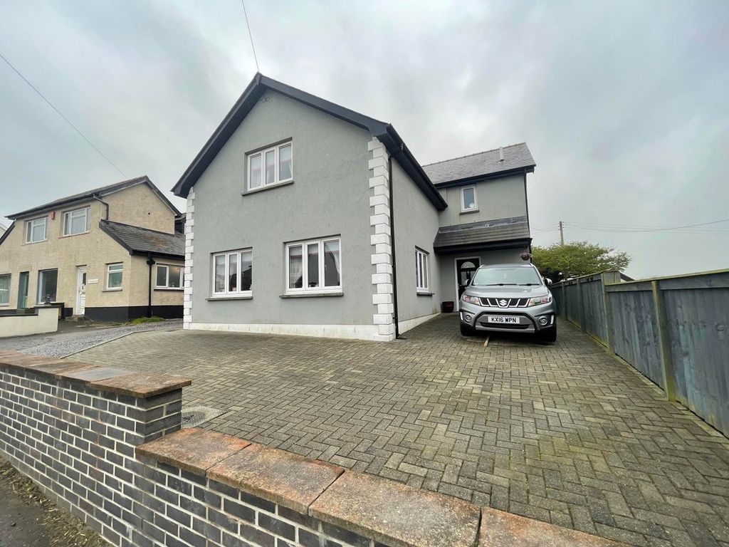 3 bed detached house for sale in Penparc, Cardigan SA43 Zoopla