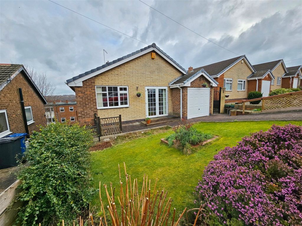 3 bed bungalow for sale in Greenhill Avenue, Barnsley S71 Zoopla