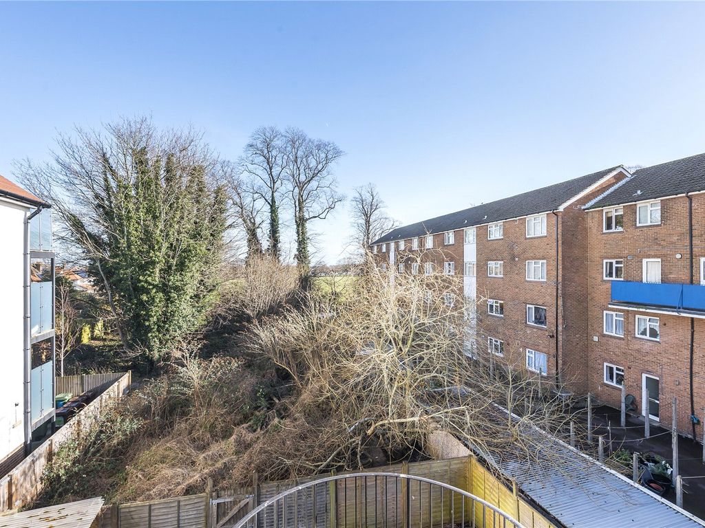 2 bed flat for sale in London Road, Southborough Road, Tunbridge Wells TN4 Zoopla