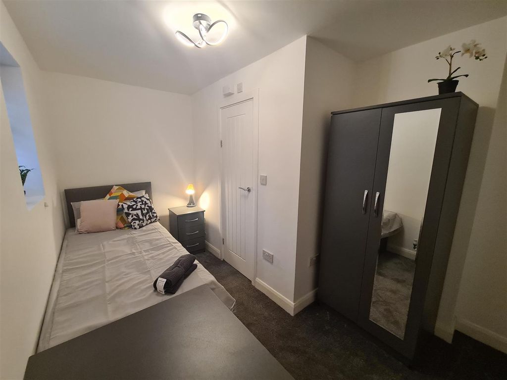 1 bed property to rent in Dudley Road East, Oldbury B69, £525 pcm Zoopla