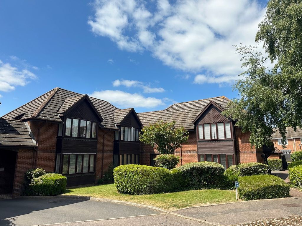 2 bed flat to rent in Ladywell Prospect, Sawbridgeworth CM21, £1,250