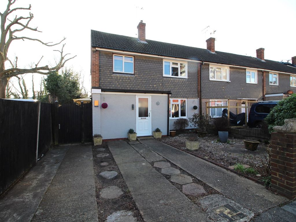 3 bed end terrace house for sale in Spelthorne Grove, SunburyOnThames