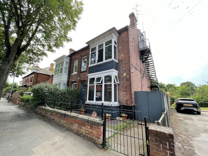 9 bed semidetached house for sale in Watson Road, Worksop S80 Zoopla