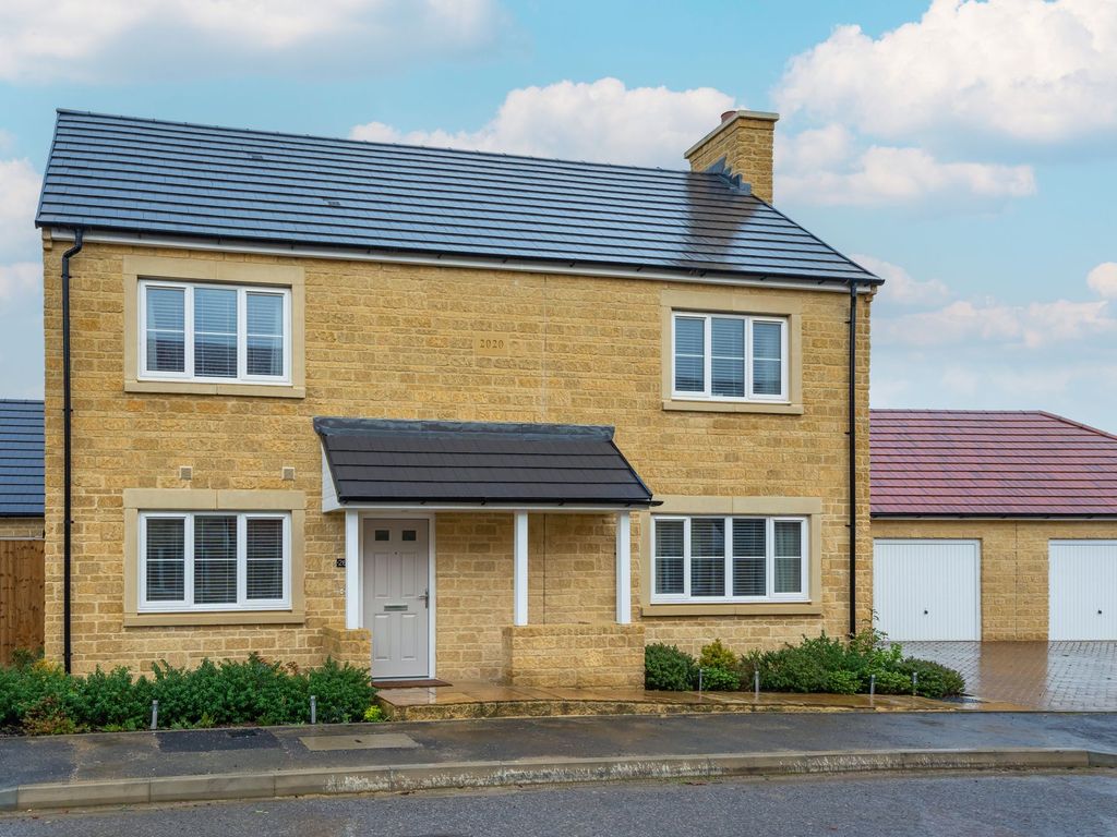 4 bed detached house for sale in Linden Gardens, Carterton OX18, £650,000 Zoopla