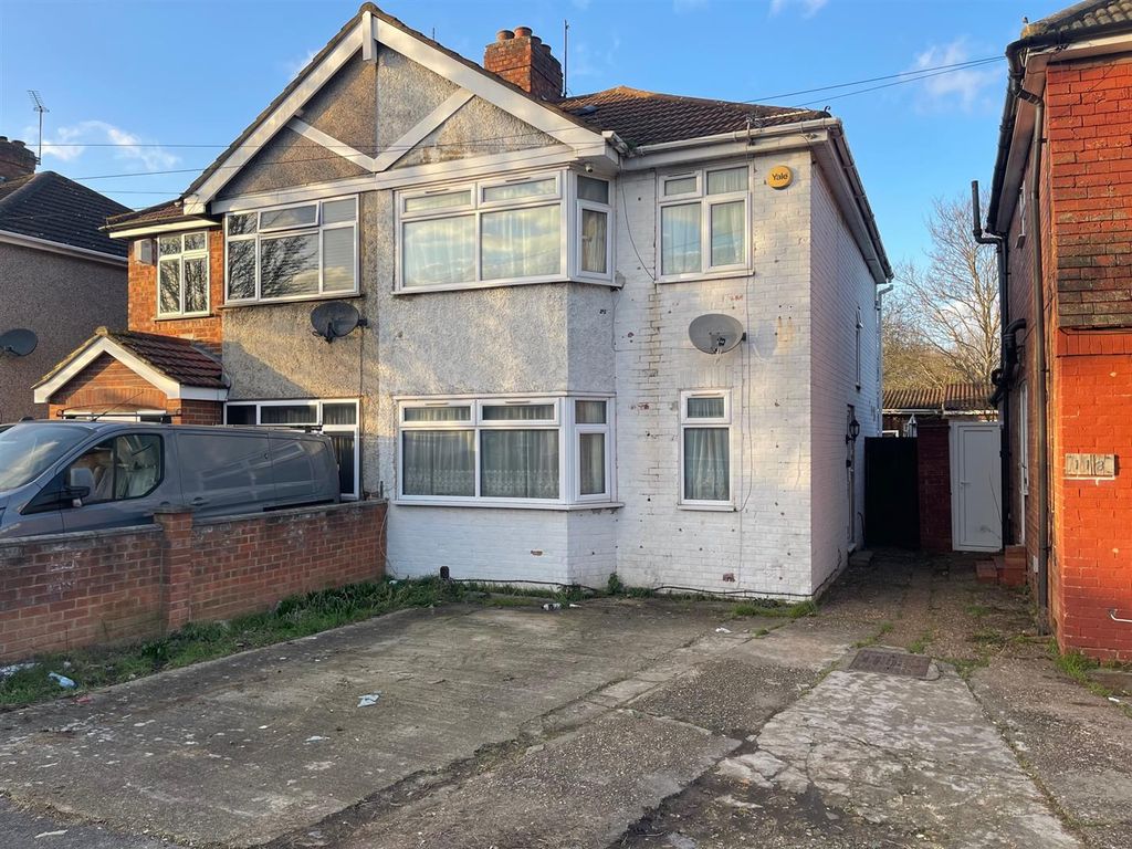 3 bed semidetached house for sale in Ashford Avenue, Hayes UB4 Zoopla