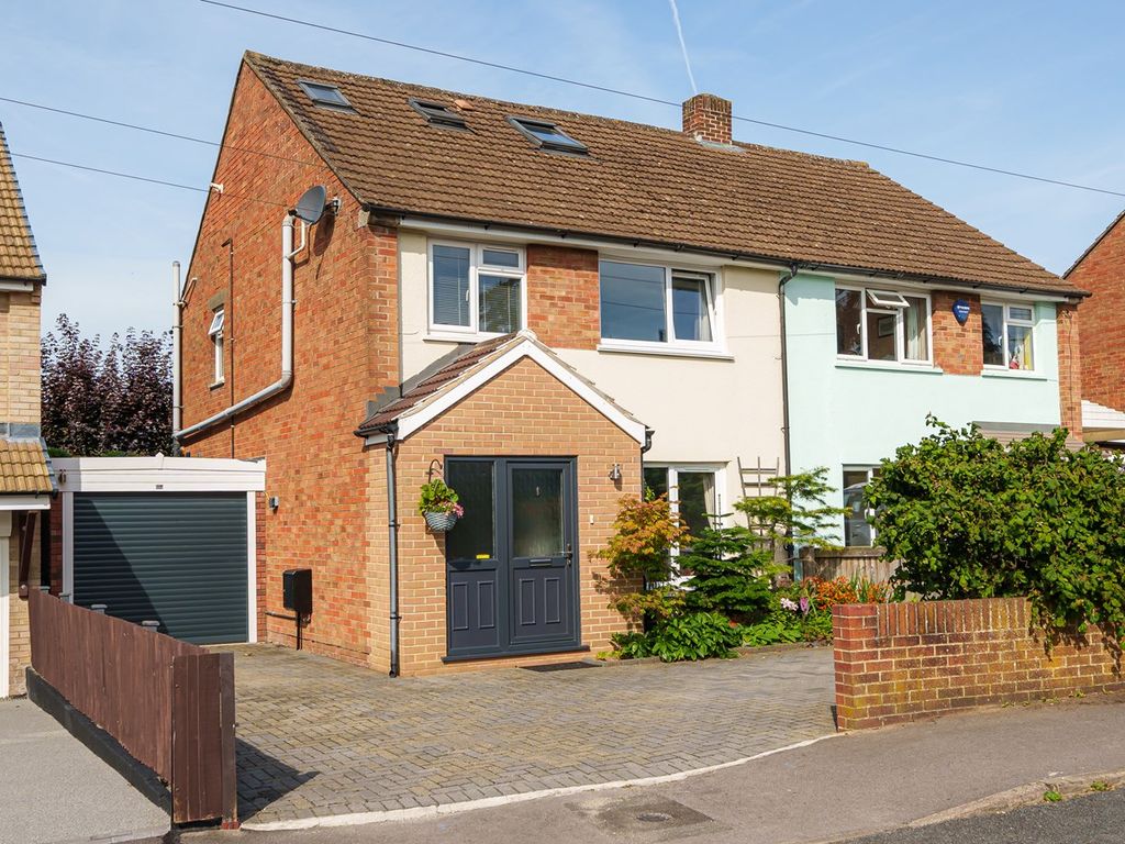 4 bed semidetached house for sale in Marling Crescent, Stroud GL5 Zoopla