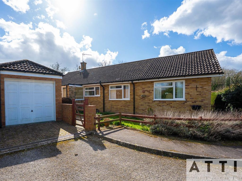 3 bed detached bungalow for sale in St. Marys Close, Flixton, Bungay