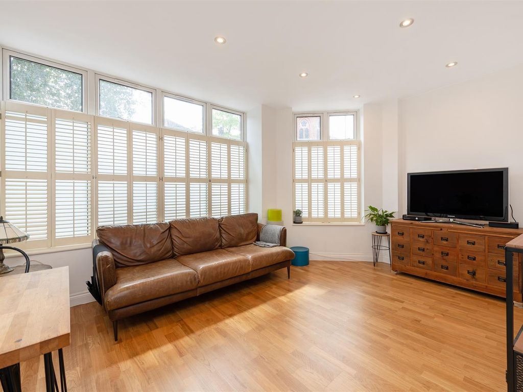2 bed flat for sale in Boutflower Road, London SW11 Zoopla
