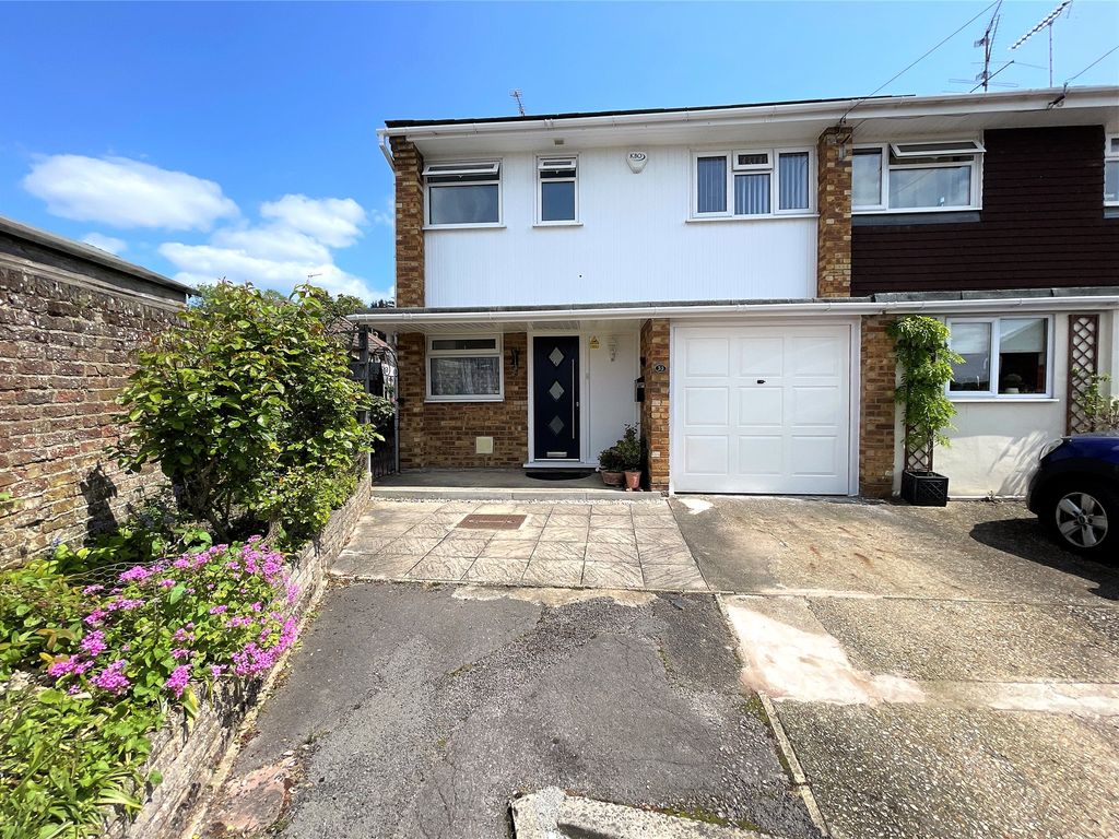 3 bed end terrace house for sale in Sandford Road, Aldershot, Hampshire