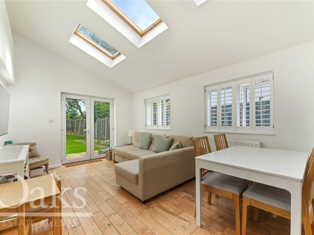 3 bed flat for sale in Farnley Road, London SE25, £350,000 Zoopla