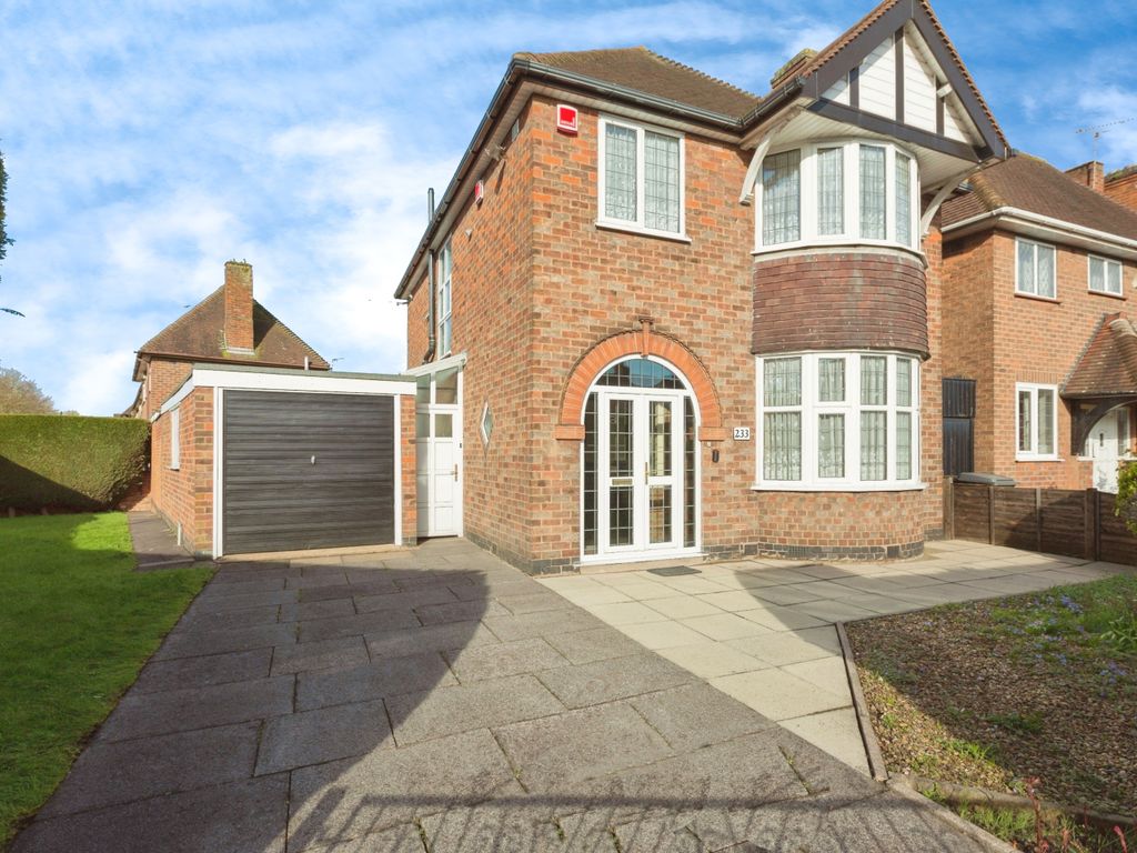 3 bed detached house for sale in Fosse Road North, Leicester ...