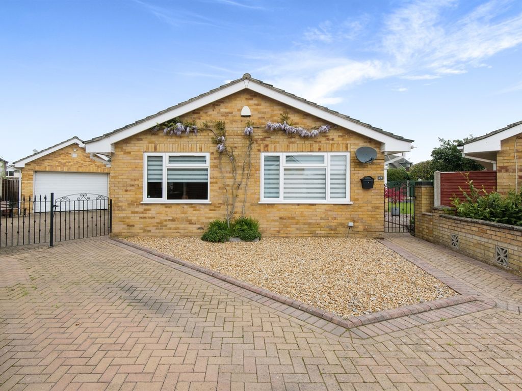 3 bed detached bungalow for sale in Kenson Gardens, Southampton SO19