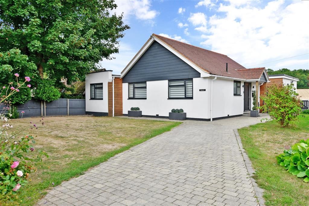 4 bed bungalow for sale in Easole Street, Nonington, Canterbury, Kent