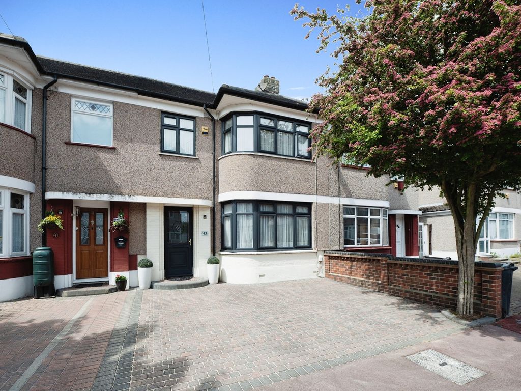 3 bed terraced house for sale in Sheringham Drive, Barking IG11 Zoopla