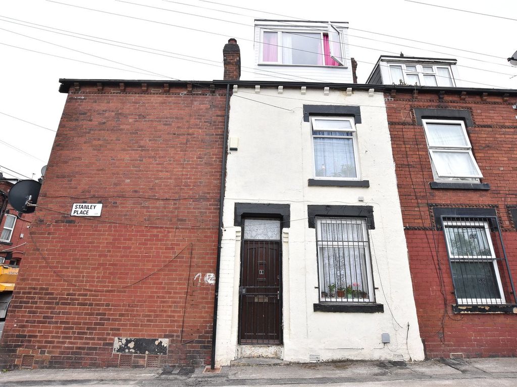 3 bed end terrace house for sale in Stanley Place, Leeds, West