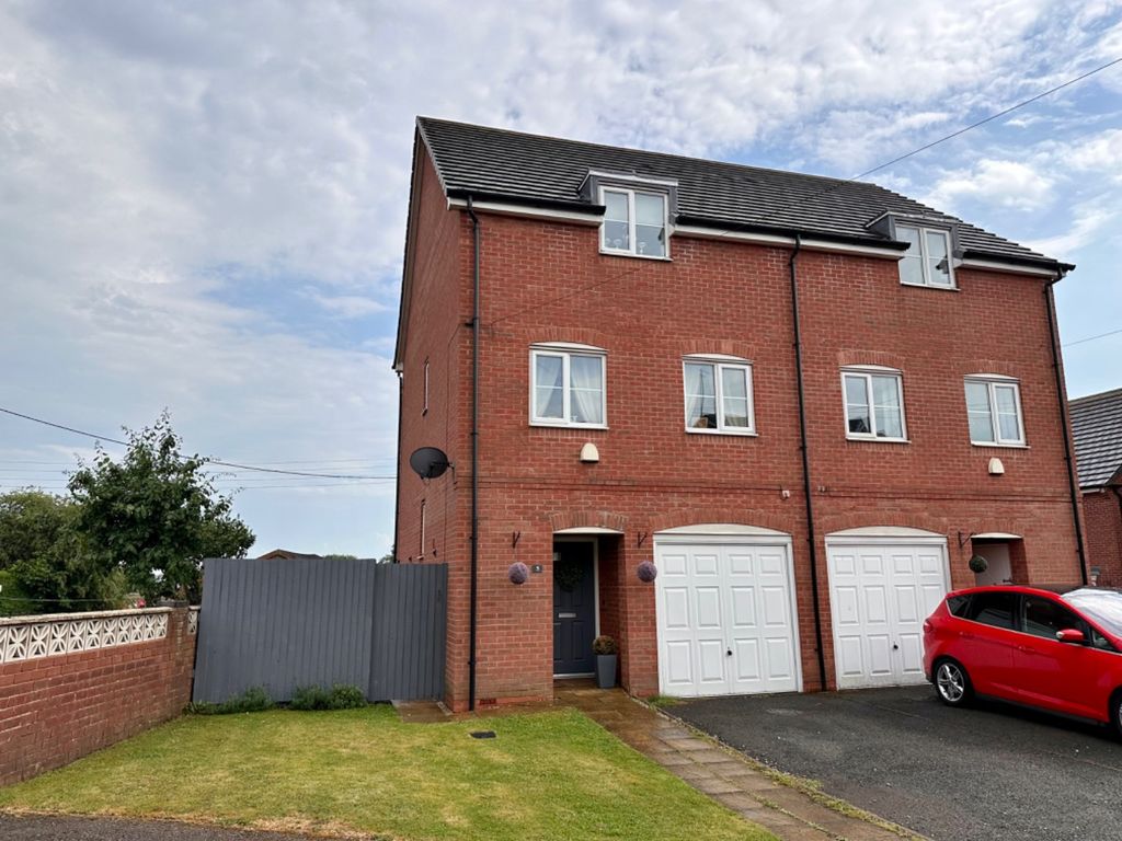 4 bed semidetached house for sale in Weavers Close, Bulkington CV12, £