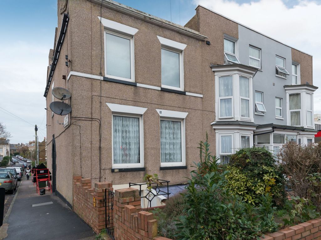 2 bed flat for sale in West Cliff Road, Ramsgate CT11, £160,000 Zoopla