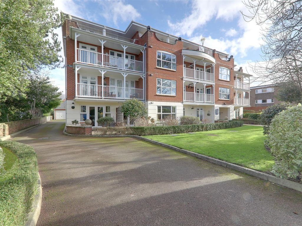 2 bed flat for sale in Downview Road, Worthing BN11 Zoopla