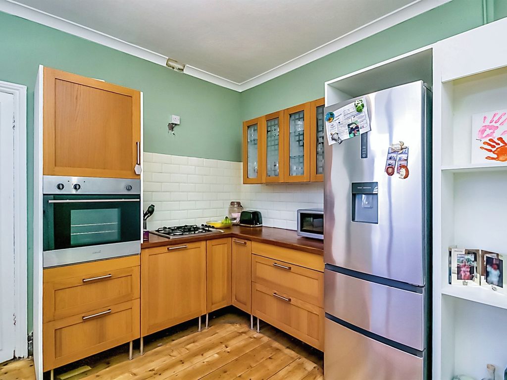 3 bed semidetached house for sale in Coldbrook Road East, Barry CF63