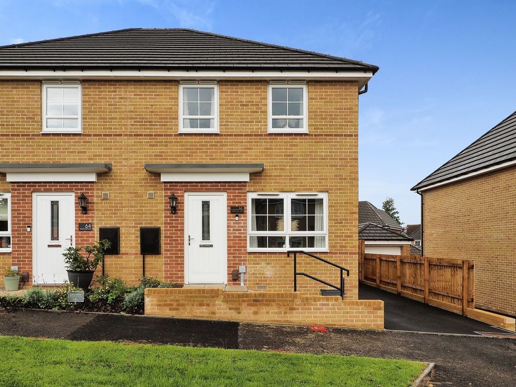 3 bed semidetached house for sale in Dearne Hall Lane, Barugh Green