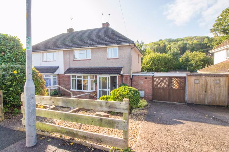 3 bed semidetached house for sale in Ringwood Avenue, Newport NP19, £