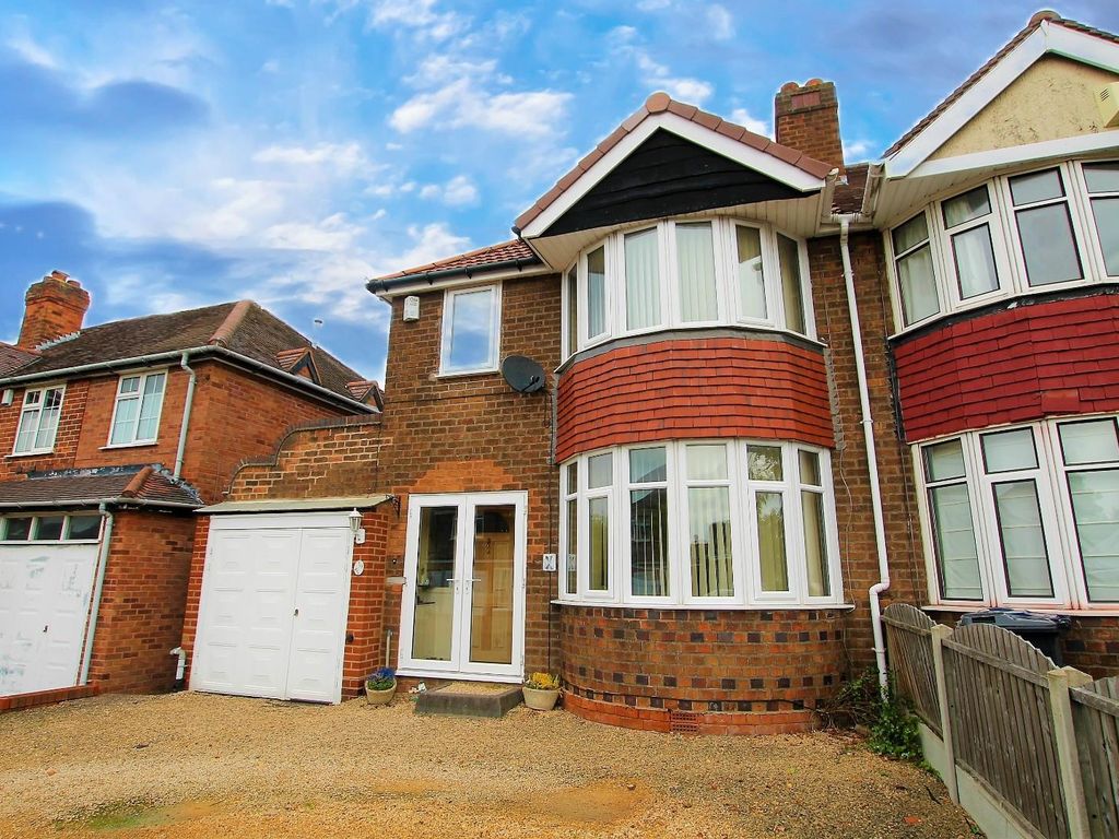 3 bed semidetached house for sale in Orton Avenue, Minworth, Sutton