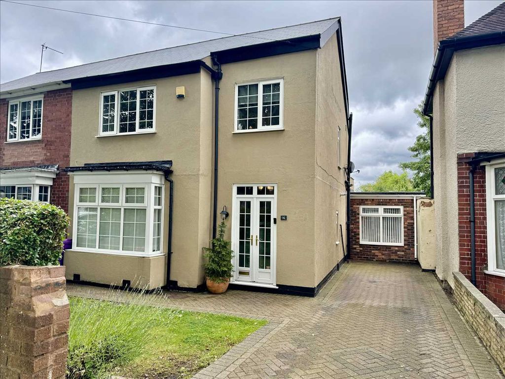4 bed semidetached house for sale in Vicarage Road, Wednesfield