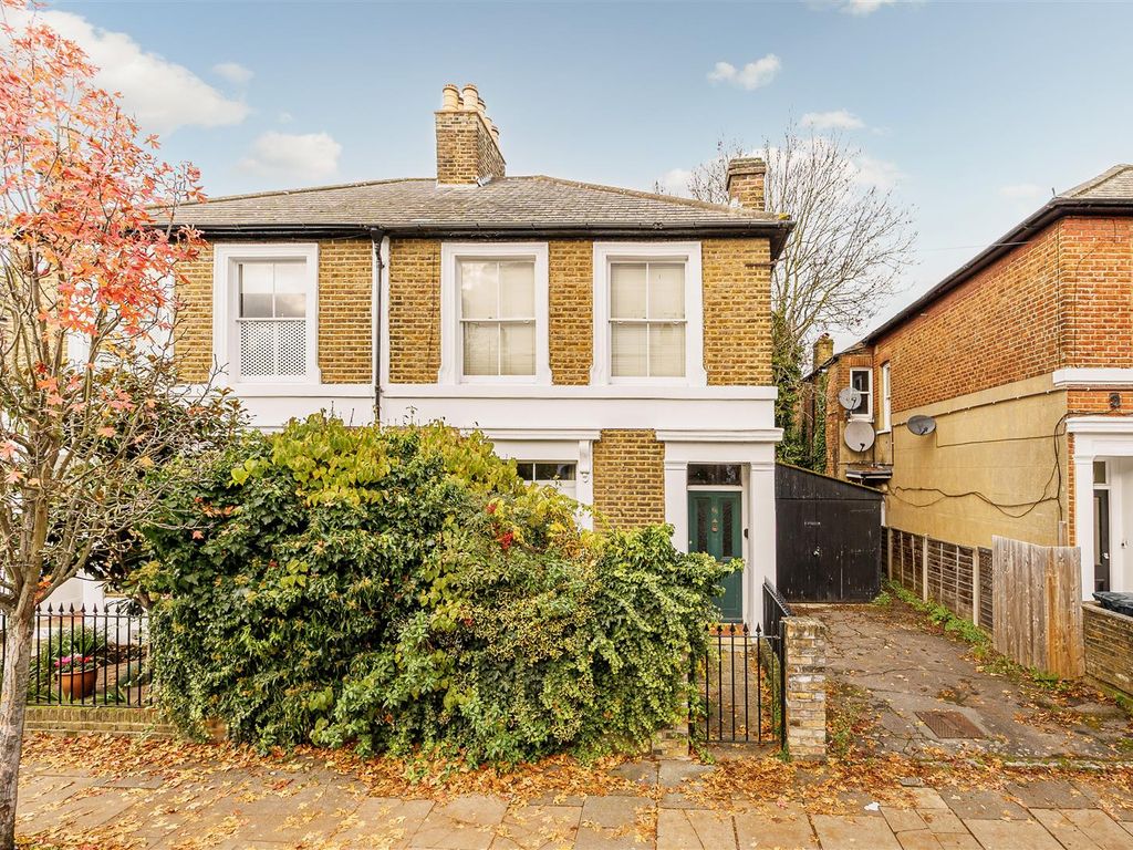 3 bed semidetached house for sale in Mill Hill Road, Mill Hill