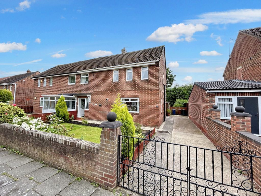 3 bed semidetached house for sale in Brookside Avenue, Brunswick