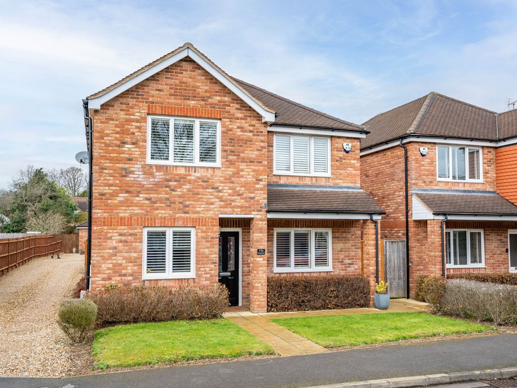4 bed detached house for sale in Maplefield, Park Street, St. Albans