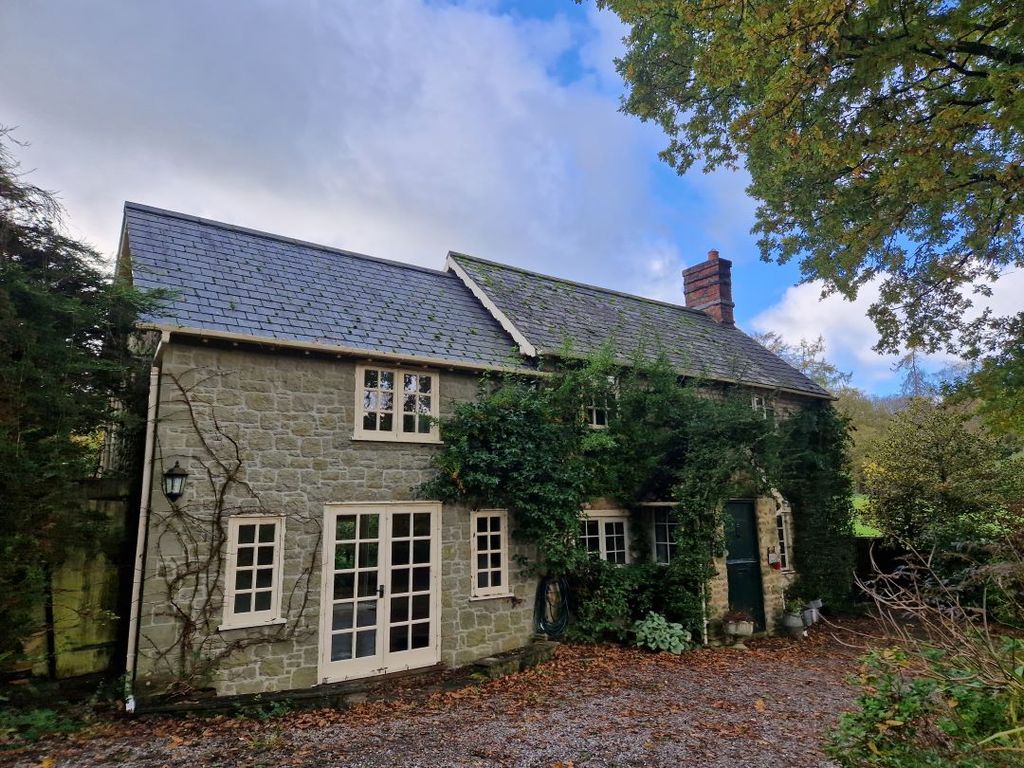 2 bed detached house to rent in Kites Nest Lane, Bourton, Gillingham