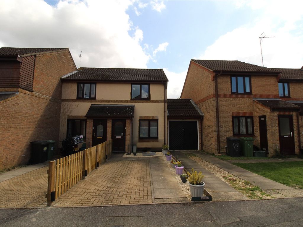 2 bed semidetached house for sale in Southlands, Chineham, Basingstoke