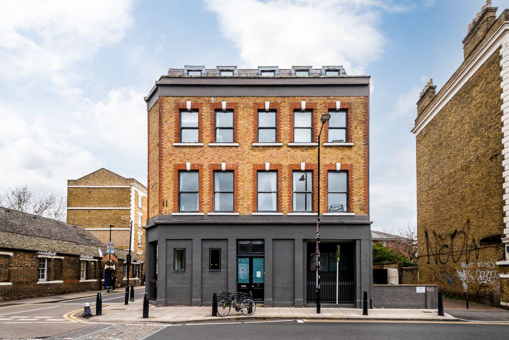 3 bed to rent in The Sporting Life Building, Three Colts