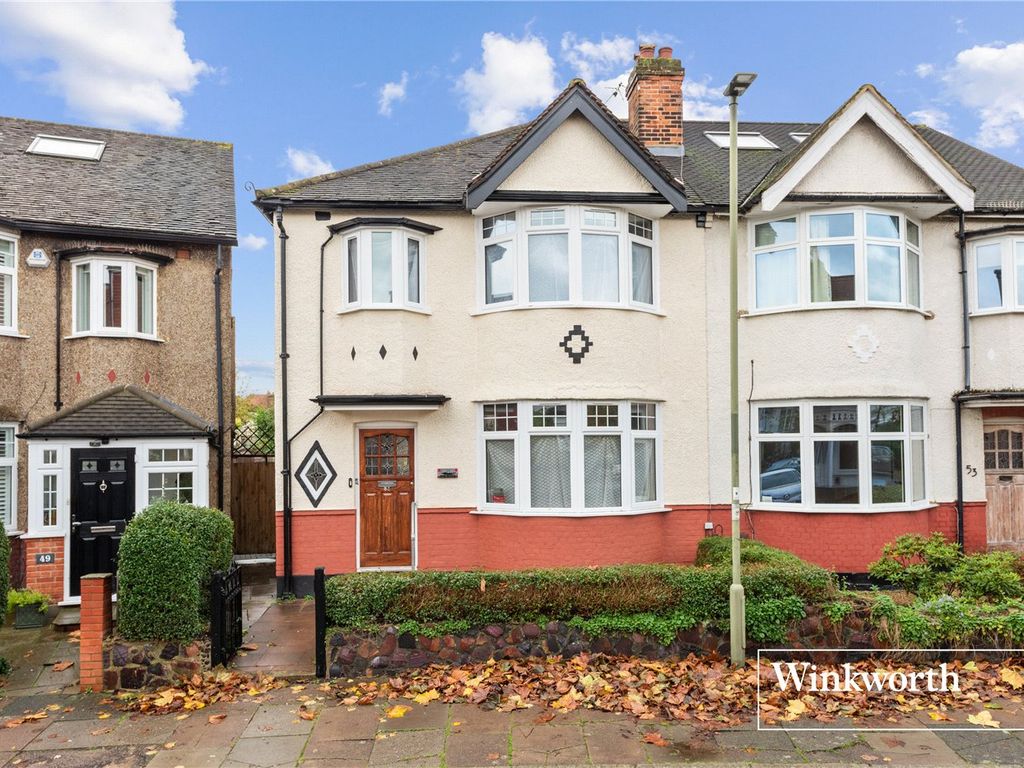 3 bed semidetached house to rent in Eton Avenue, North Finchley