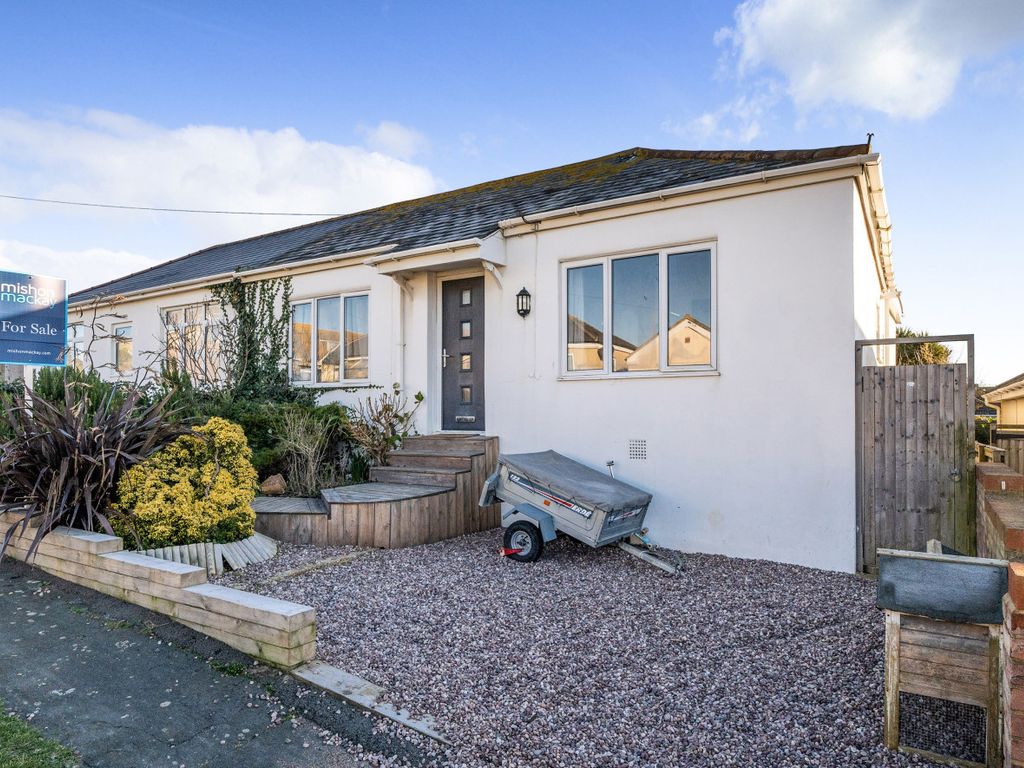 3 bed semidetached house for sale in Cairo Avenue, Peacehaven, East