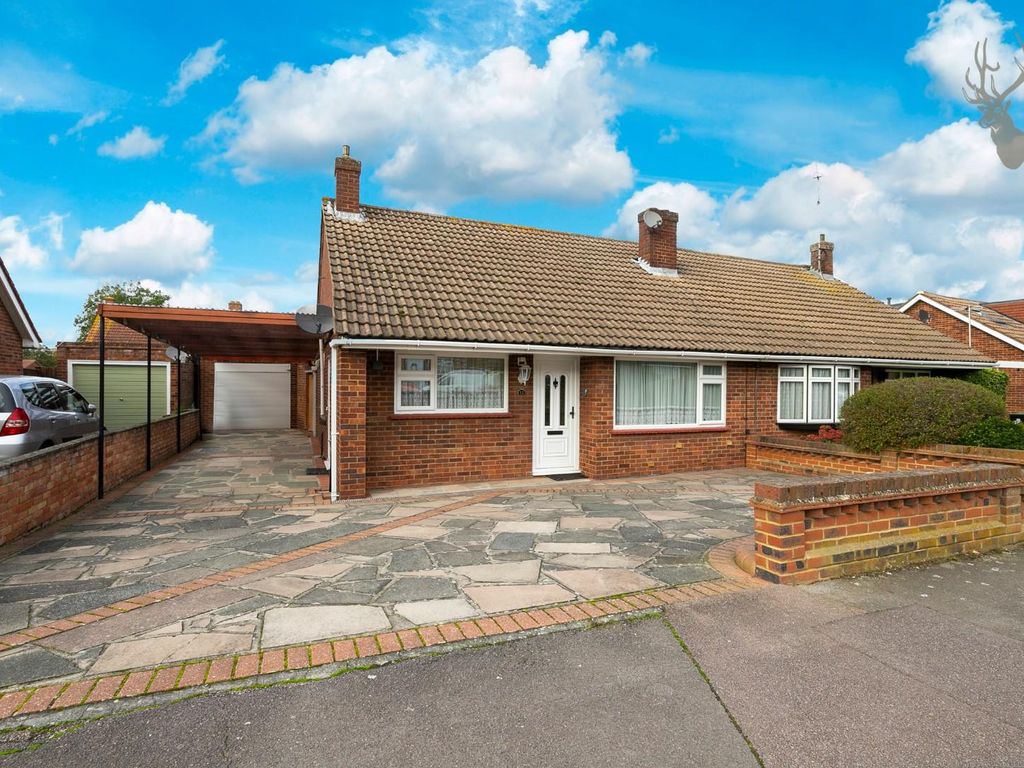 2 bed bungalow to rent in Knights Walk, Abridge, Romford RM4 Zoopla