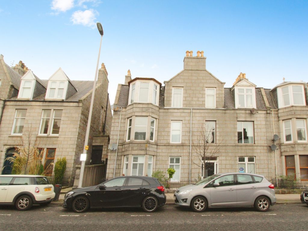 2 bed flat for sale in Union Grove, Aberdeen AB10, £125,000 Zoopla