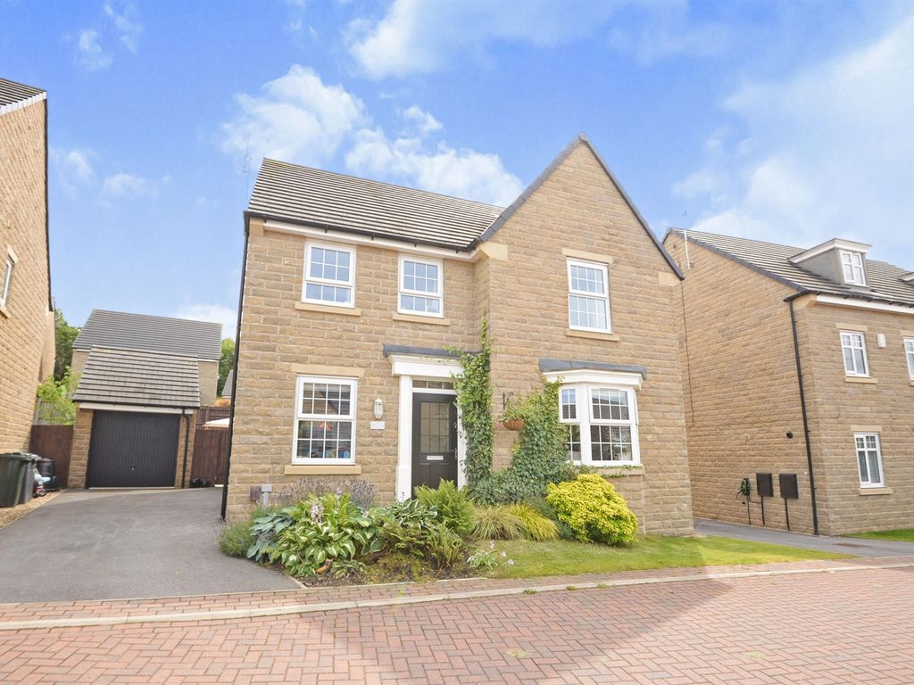 5 bed detached house for sale in Castle Stead Crescent, Cullingworth