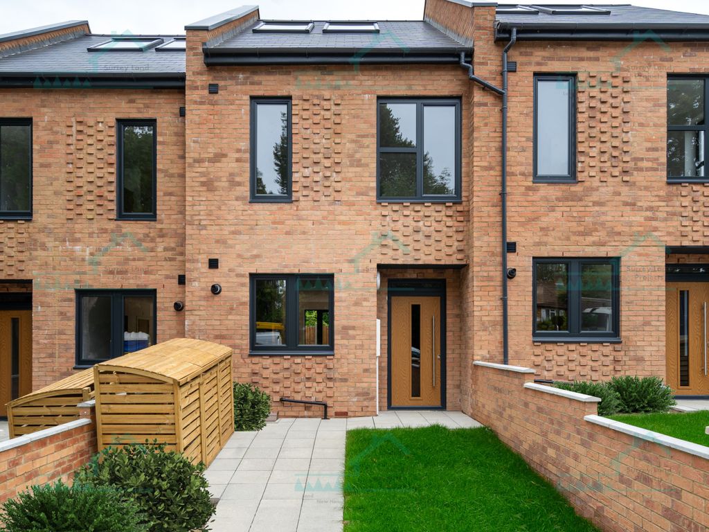 New home, 3 bed terraced house for sale in Croham Valley Road, South