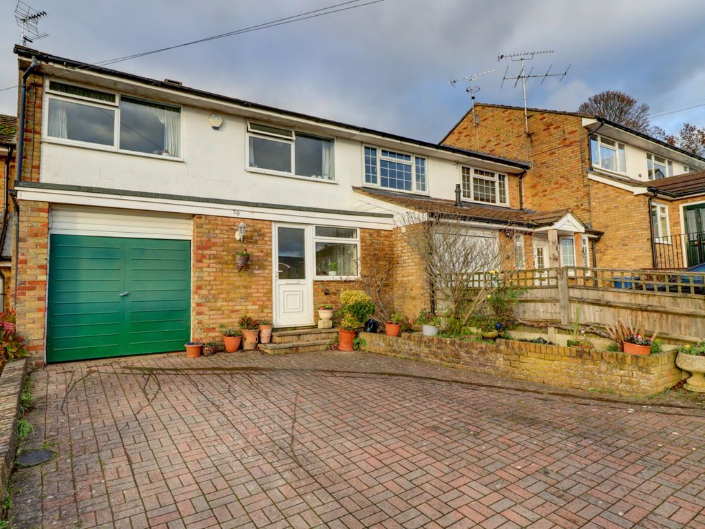 3 bed terraced house for sale in Farndale Gardens, Hazlemere, High