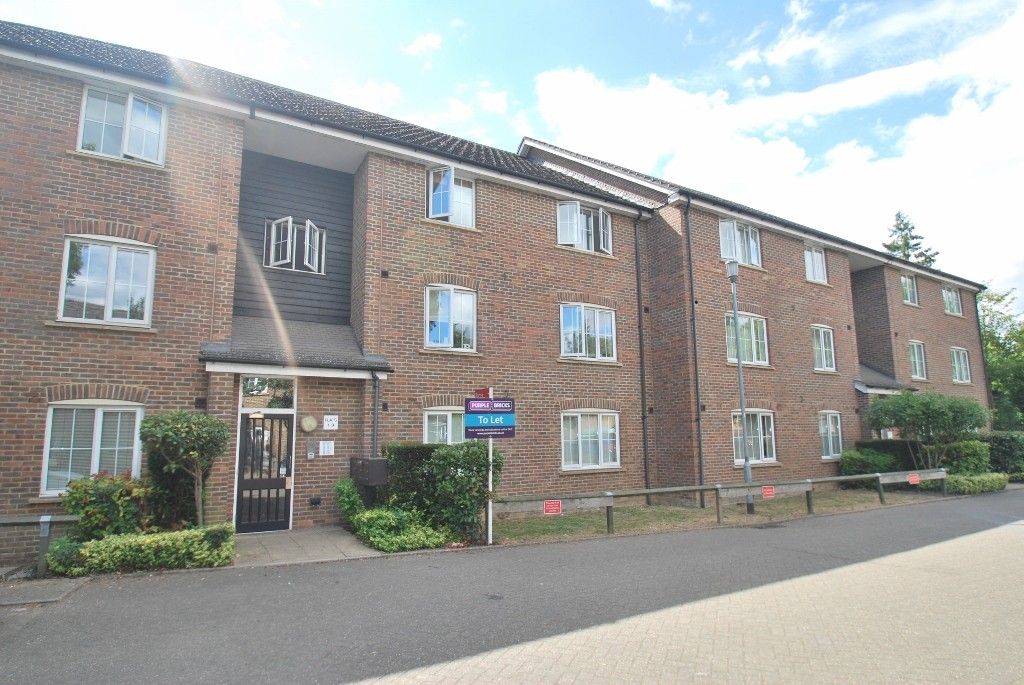 2 bed flat to rent in Lords Mill Court, Waterside, Chesham