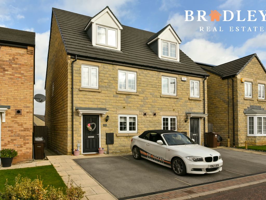 3 bed semidetached house for sale in Blenheim Way, Castleford WF10