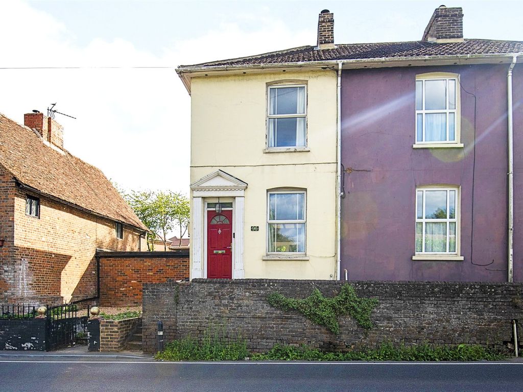 3 bed end terrace house for sale in High Street, Newington