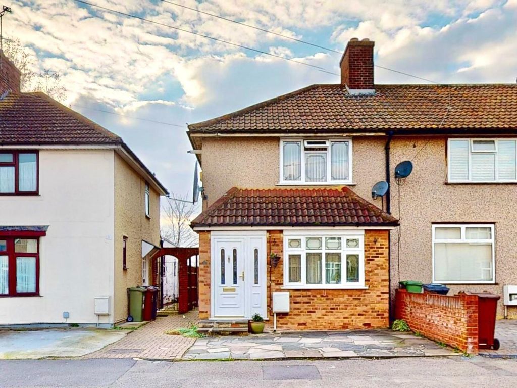 2 bed end terrace house for sale in Grafton Road, Dagenham RM8, £