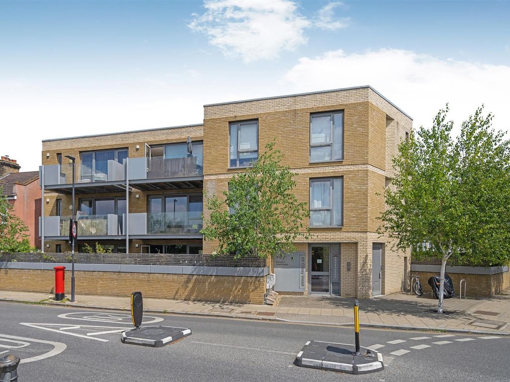 2 bed flat for sale in Glendon Apartments, Gipsy Road SE27 Zoopla