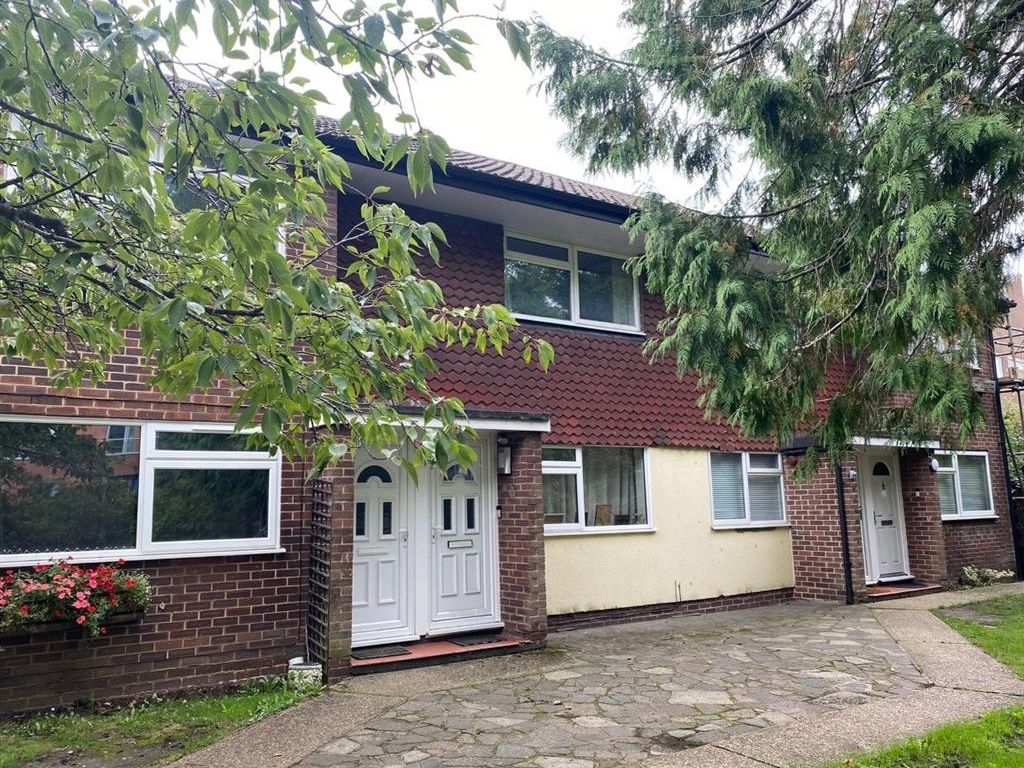 3 bed for sale in Stanley Park Road, Wallington, Surrey SM6