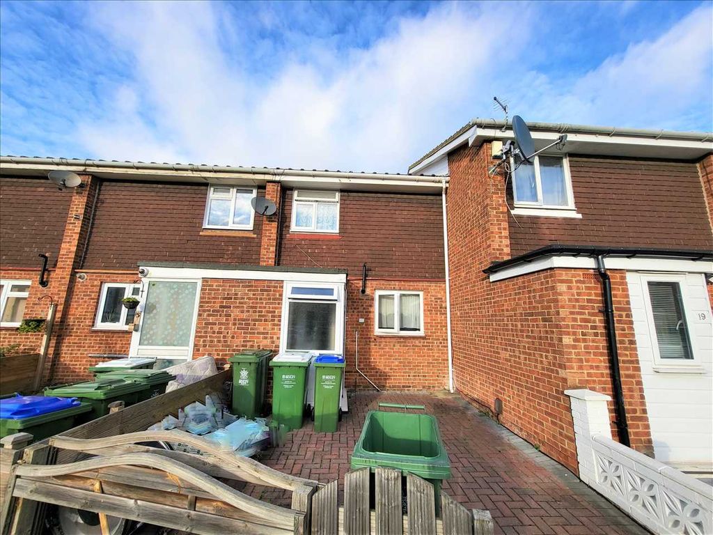 Kinder Close London SE28