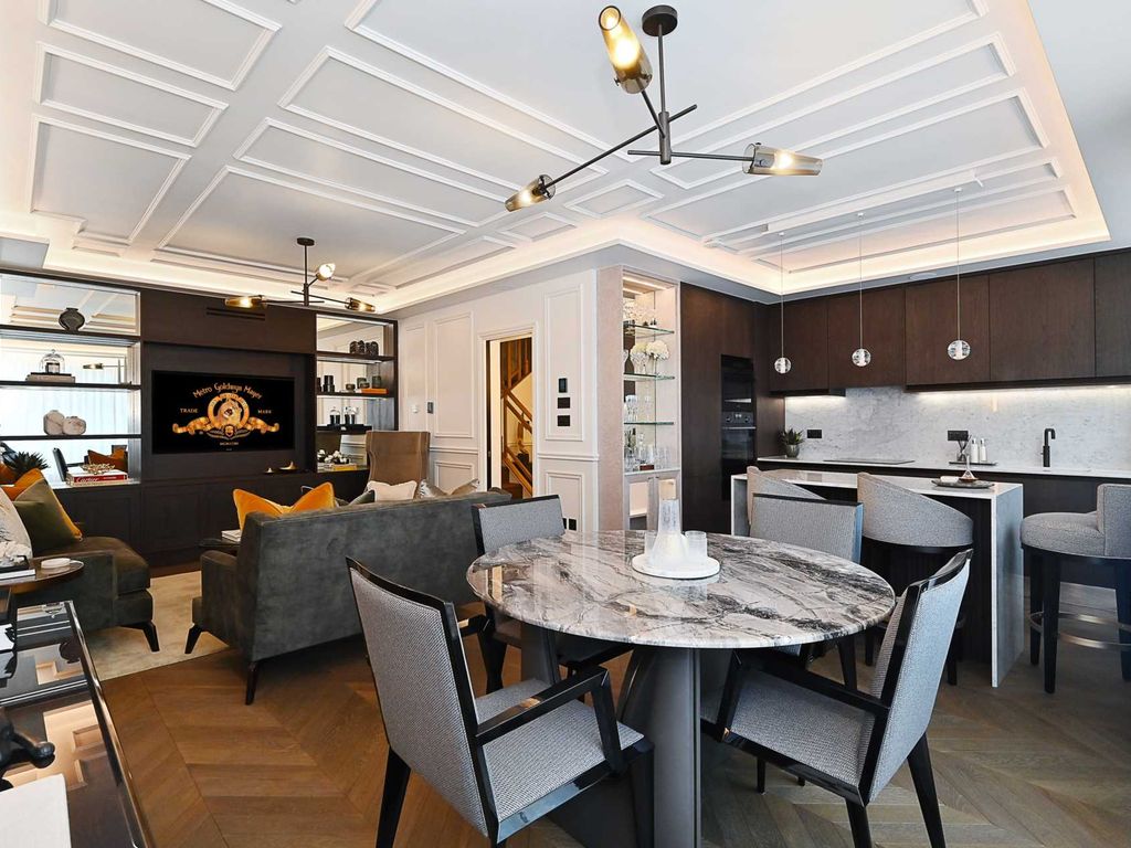 Nottingham Terrace, Regents Park NW1  